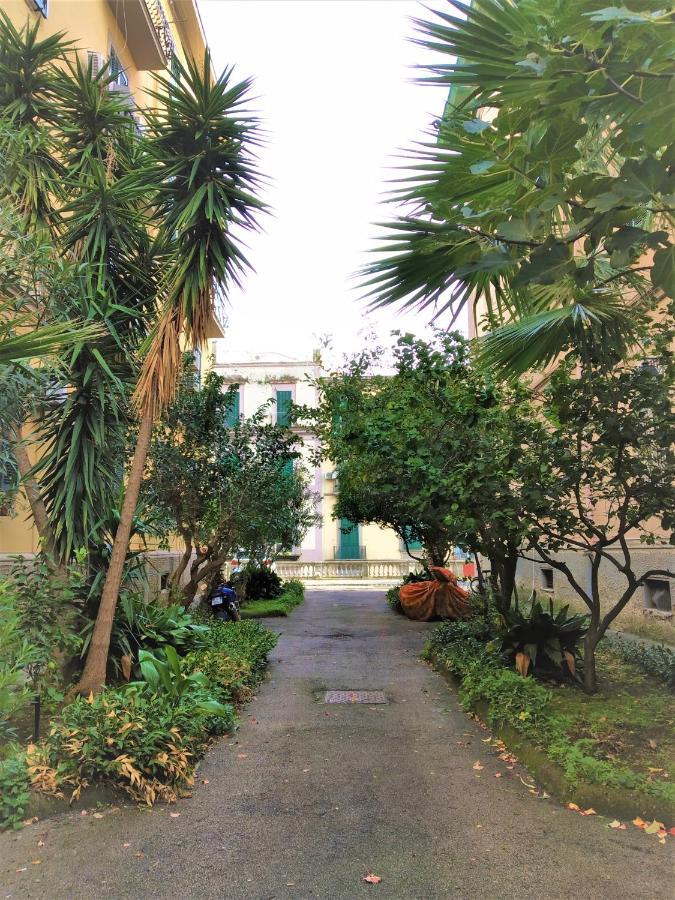 Non Ci Resta Che Napoli Bed & Breakfast Exterior foto